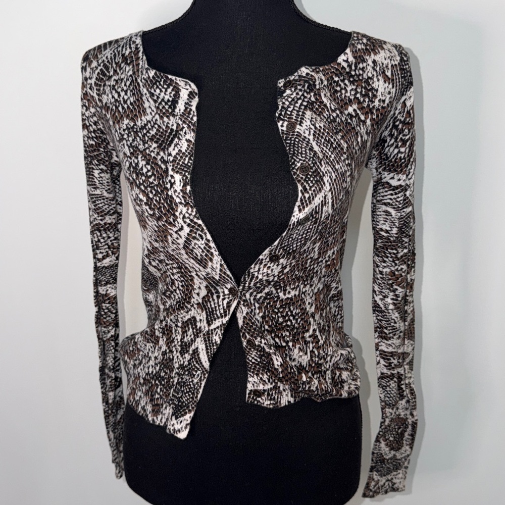 BROWN BLACK AND WHITE BUTTON UP SNAKE PRINT CARDIGAN